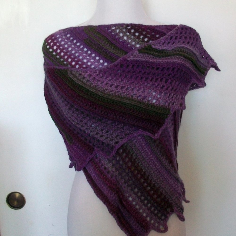 Handmade Warm Cozy Soft Dragon Wing Shawl Wrap Vibrant Purples Greens Ombre Yarn
